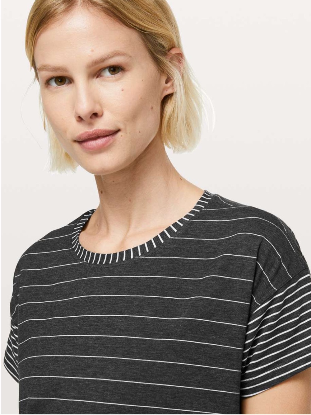 Lululemon Cates Tee - Picture 2 of 11